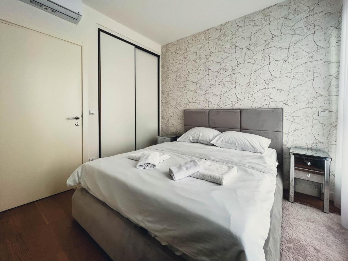 Waterfront Luxury Suites Belgrád Kültér fotó