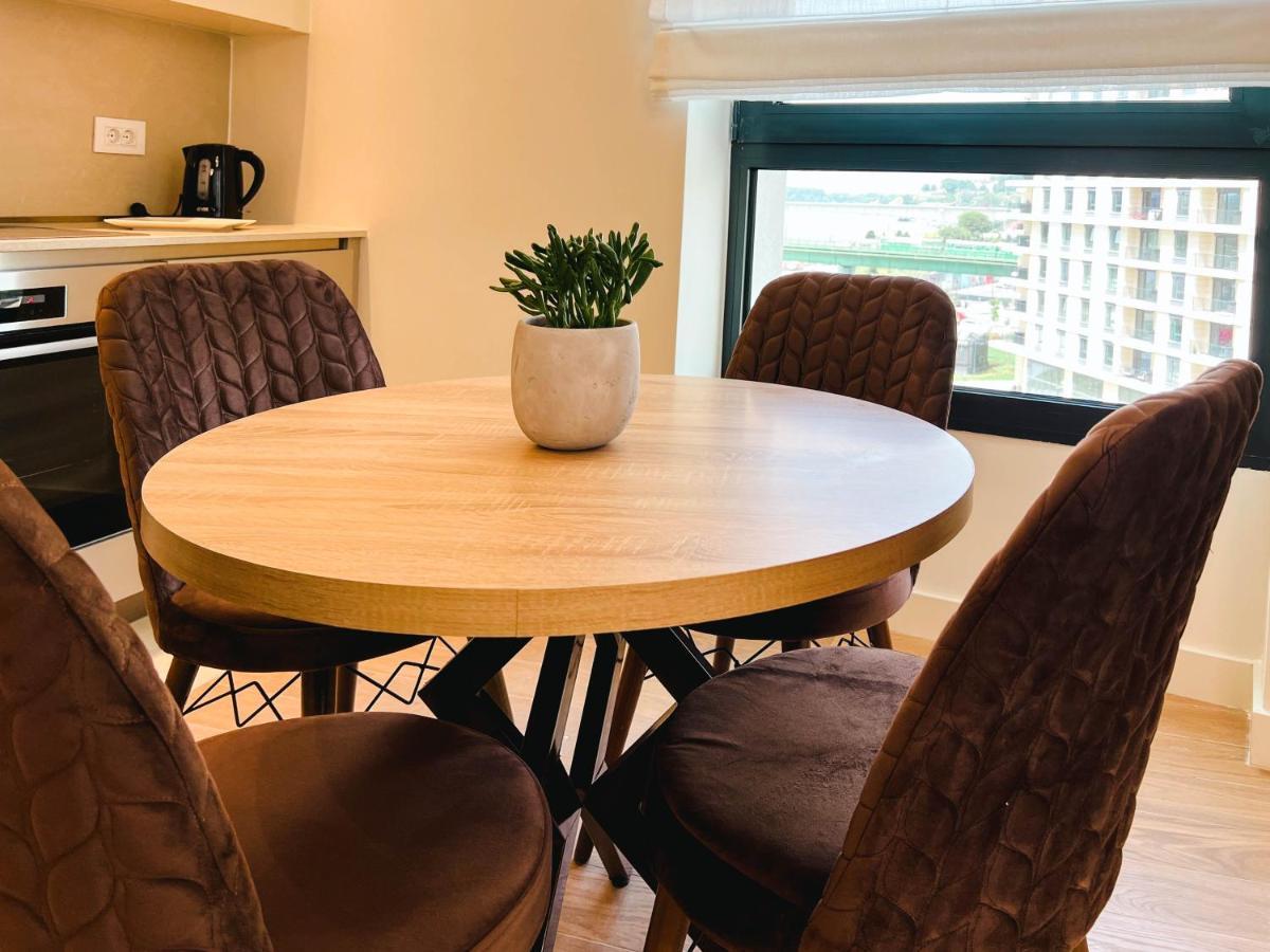 Waterfront Luxury Suites Belgrád Kültér fotó