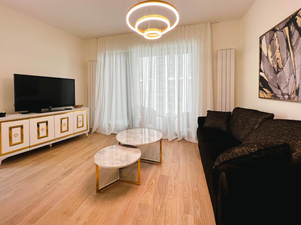 Waterfront Luxury Suites Belgrád Kültér fotó
